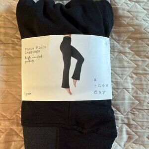 New Flare Leggings - Black - Medium